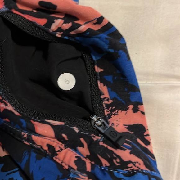 Lululemon Tracker Shorts - Picture 2 of 4